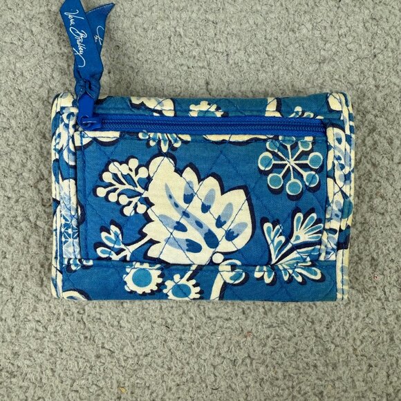Vera Bradley Wallet Trifold Blue Floral 5.5" x 4" Credit Card Holder Snap Zipper - Picture 2 of 12